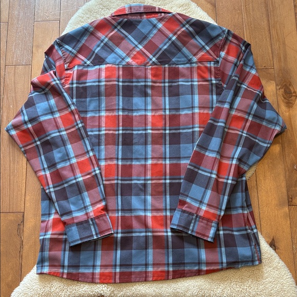 Mountain Hardwear Red & Blue Plaid Long-Sleeve Button-Down Shirt - Picture 12 of 12